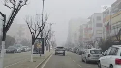 Top News - Fieri zgjohet nën ‘pushtetin’ e mjegullës, vështirësi në qarkullim