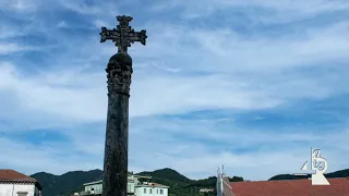 Al restauro la storica colonna sormontata dalla croce, simbolo di Piazza San Francesco