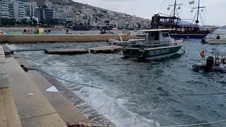 PESHKATARI MBYTET MES STUHISË/ Viktima e dytë mes motit të keq në Sarandë. Pezullohen lundrimet