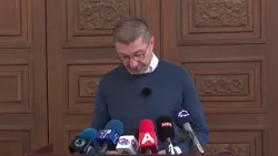 Филипче со месеци лажеше за мигрантските кампови–демантот од  амбасадата ја урна приказната на СДСМ