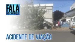 Transporte semi-colectivo arrasta um peão e derruba uma árvore na cidade de Maputo @PortalFM24