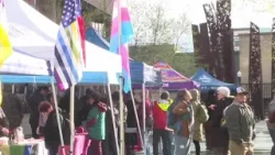 Общественные организации собрались в мэрии Бойсе на ярмарку ресурсов для ЛГБТ-сообщества.