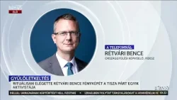 Rituálisan elégette Rétvári Bence fényképét a Tisza Párt egyik aktivistája - HírTV