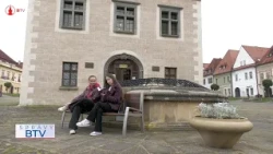 Mladí čítali priamo na námestí