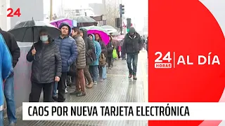 Lines in the rain in Concepción: seniors seek transport card