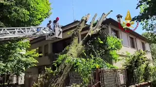 BAD WEATHER IN CREMONA, FIREFIGHTERS WORK CONTINUES NONSTOP
