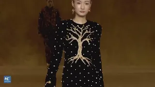 Beijing Fashion Week: creazioni ispirate agli antichi bronzi cinesi