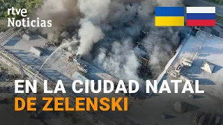Russian drone destroys shopping center in Ukraine | RTVE News