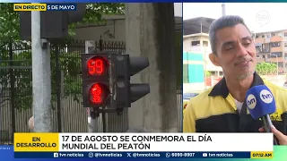 At 5 de Mayo, pedestrians have only 25 seconds to cross
