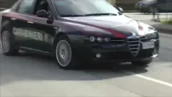 Perde i bambini mentre carica la spesa  Ritrovati dai carabinieri