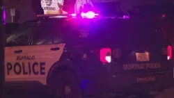 Авария ненадолго перекрыла перекресток улиц Делавэр и Чиппева.