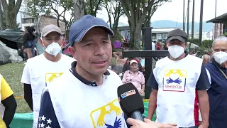 Amidst the tragedy in Pereira, they set up an improvised open-air chapel