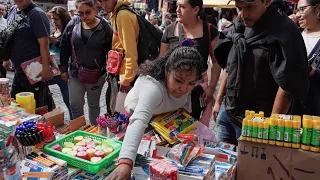 Padres de Familia Realizan Últimas Compras ante el Regreso a Clases