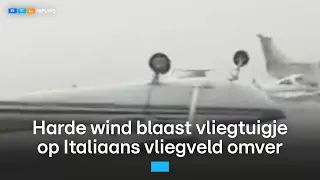 Harde wind blaast met 130 kilometer per uur vliegtuigje omver | RTL Nieuws
