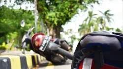 Two motorcyclists survive brutal head-on collision in Managua's Costa Rica neighborhood