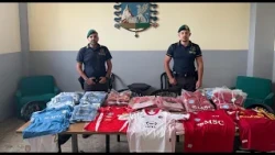 Contraffazione, spacciava su TikTok maglie false del Napoli calcio: denunciato