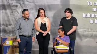 María Angelica acudió a Entrevistas con el Público para ayuda con su pago de luz y predial