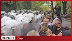 Protesta e PD, shtyrje mes Balliut e efektivëve, pason hedhja e spray-t me piper