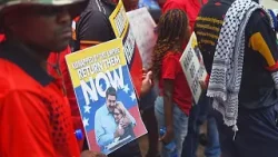 Afrique du Sud : des dizaines de manifestants exigent la libération de Nicolas Maduro Afrique du Sud : des dizaines de manifestants exigent la libération de Nicolas Maduro