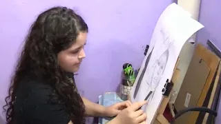 Camila, talento joven que sorprende con sus dibujos