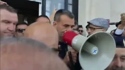 Ex Ilva, la protesta dei lavoratori arriva a Bari: sit-in sul lungomare e incontro con Decaro