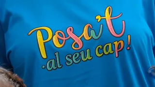 Policías x Valientes omple el Raval de solidaritat amb una nova edició de 'Posa't al seu cap'
