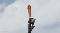 Цената на нафтата на берзите се стабилизира и падна под психолошката граница од 100 долари по барел