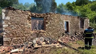 Zjarri në Postribë, ndërron jetë nëna me 2 fëmijët në banesën e shkrumbuar