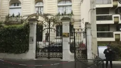 Önmaga felrobbantásával fenyegetőzött egy férfi a párizsi iráni konzulátuson