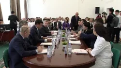 Депутаттар өңірлерді аралап жүр