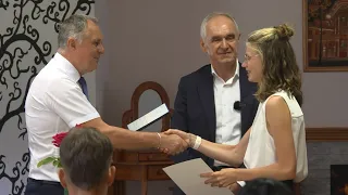 Nemcsak bizonyítványt, emléklapot is kaptak