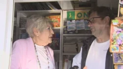 Julia, la quiosquera más longeva de Madrid con 90 años