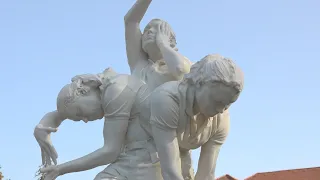 Park pri Múzeu ožil novými sochami