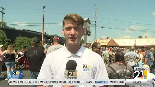 Thousands flood the street for Big Boy locomotive