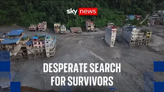 Nepal floods: Fears of a second wave as rescue effort continues