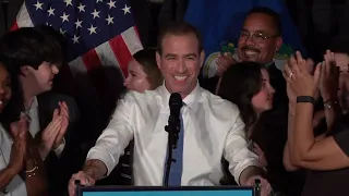 Luke Bronin defeats 14-term incumbent John Larson in Democratic primary for Congressional seat