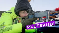 Smedelærlinge prøver at skyde i deres praktik i Nord-Norge