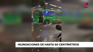 La lluvia de este jueves dejó a su paso calles inundadas, vehículos varados y cierres preventivos