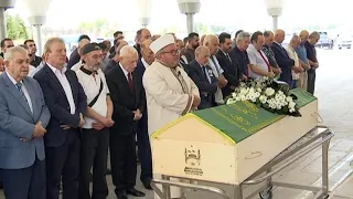 Professor Mazhar Semih Baskan was seen off on his final journey. Professor Haberal did not leave ...