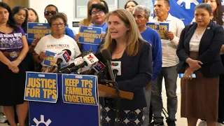 Work permits for Salvadorans with TPS remain valid