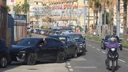 Blocchi tir. Scaffali pieni al 40%, distributori assaliti, ma la benzina non basta