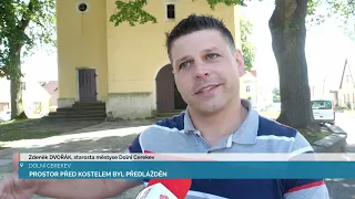 PROSTOR PŘED KOSTELEM BYL PŘEDLÁŽDĚN