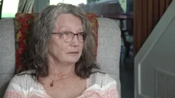 Мать пропавшего сына Майкла Дунахи сохраняет надежду, приняв участие в мемориальном забеге в Эски...