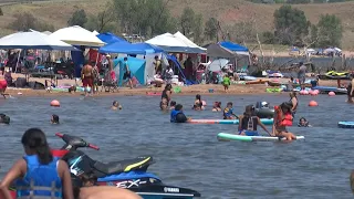 Coloradans cool off at Chatfield Reservoir