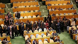 Tüntetések és kivonulás, miközben Netanjahu az ENSZ-ben beszél