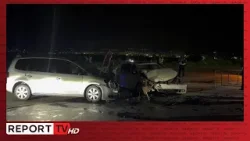 Aksident me 5 të plagosur në aksin Fier-Patos, ‘Wolsvagen’ dhe ‘Tuareg’ përplasen ‘kokë më kokë’ Aksident me 5 të plagosur në aksin Fier-Patos, ‘Wolsvagen’ dhe ‘Tuareg’ përplasen ‘kokë më kokë’