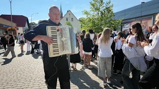 A dancing start to the school year in Nowa Ruda: the "Dzieje się" Festival has begun