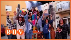 El Mareny de Barraquetes brilla en la desfilada de carrosses de les festes del Rosari