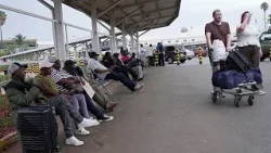 Grève à l’aéroport de Nairobi : des milliers de passagers bloqués Grève à l’aéroport de Nairobi : des milliers de passagers bloqués