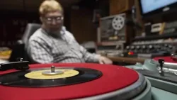 Fox Valley friends bring WKAU back to life from a Little Chute basement